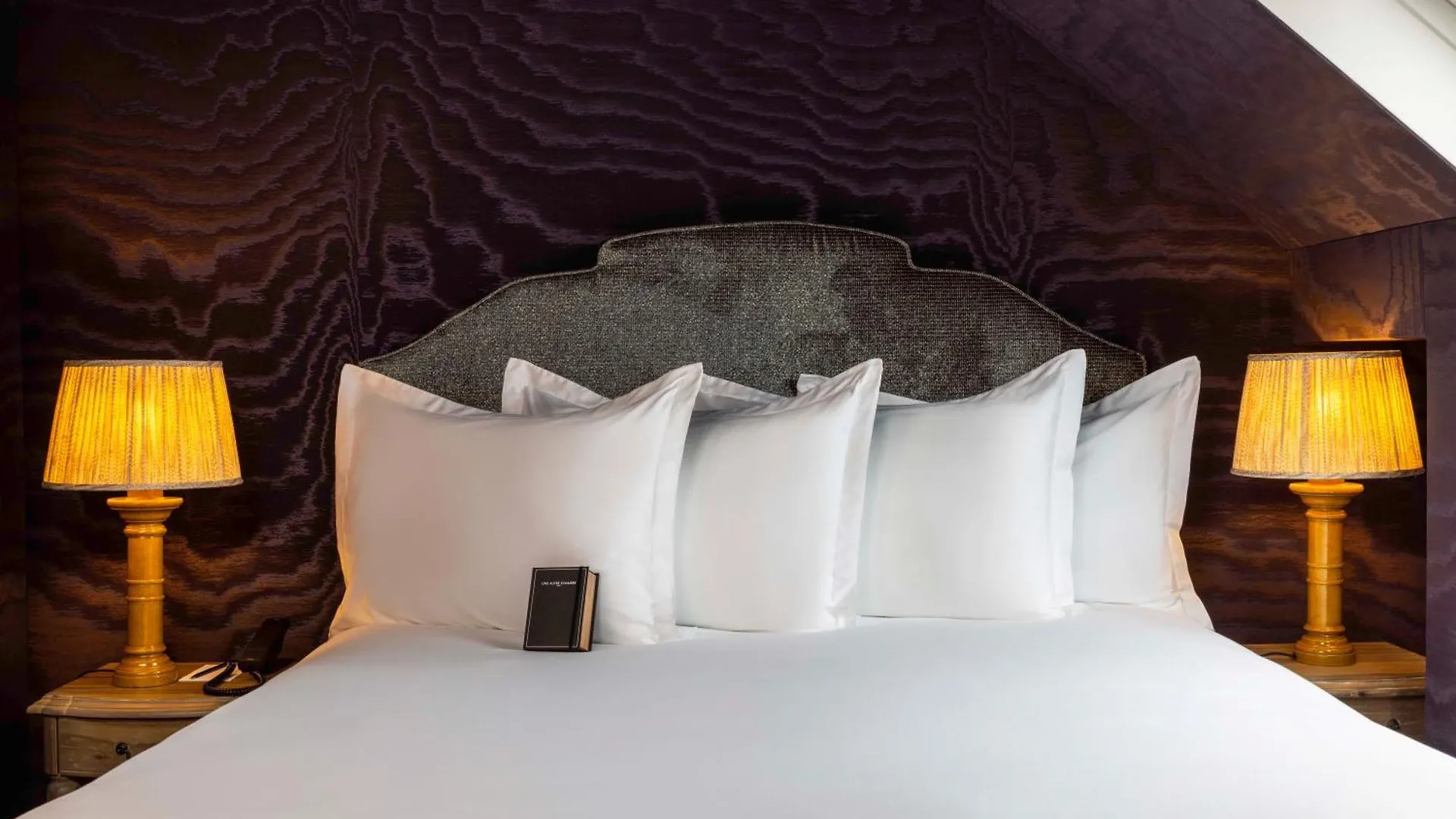 Une Autre Chambre Paris 4*,  France