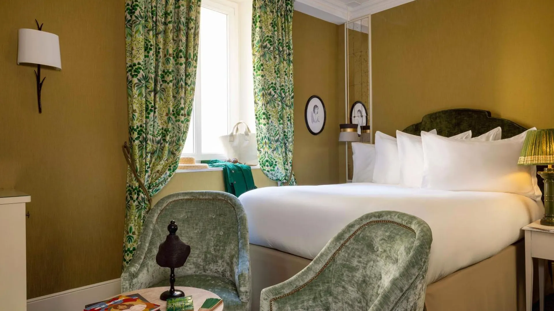 Une Autre Chambre Paris Hotel