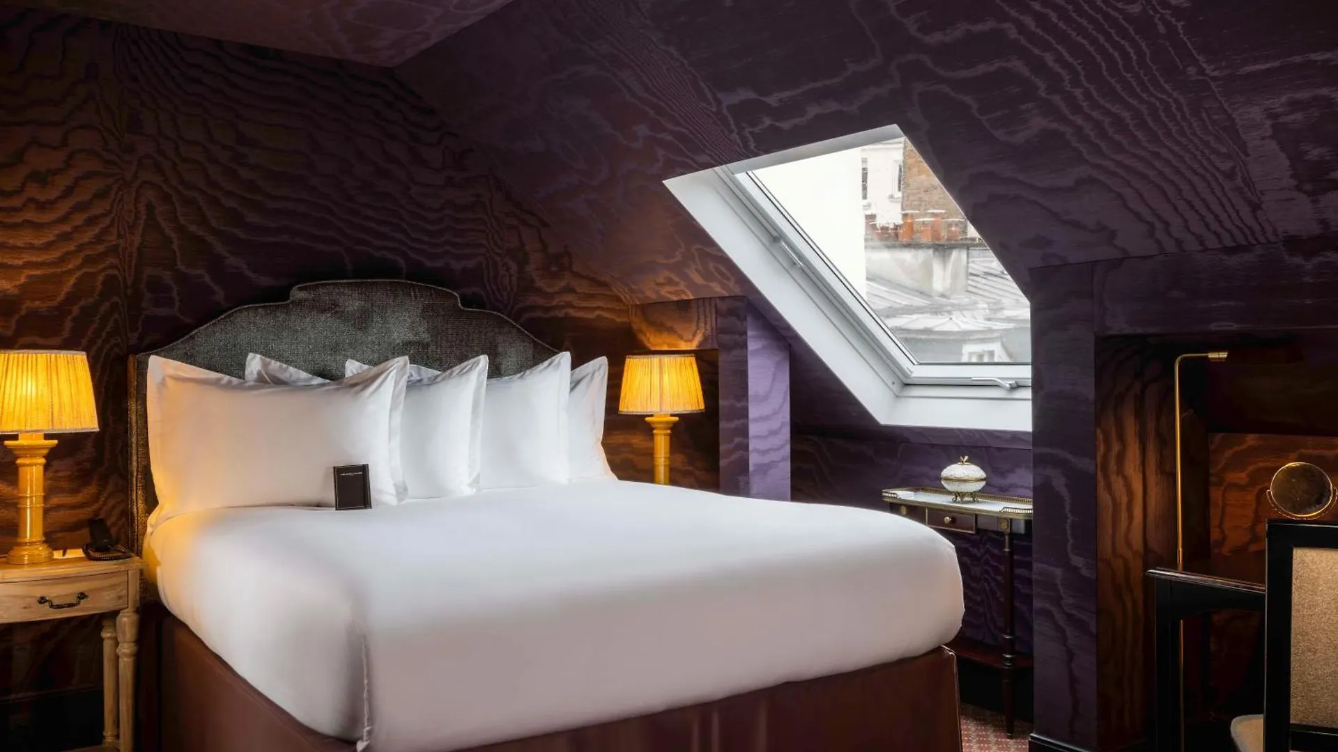 Une Autre Chambre Paris Hotel